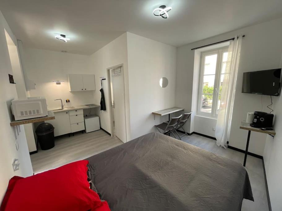Studio A2 18M2 Cosy 5Minutes Gare Parking Gratuit Rue De La Mure ロアンヌ エクステリア 写真